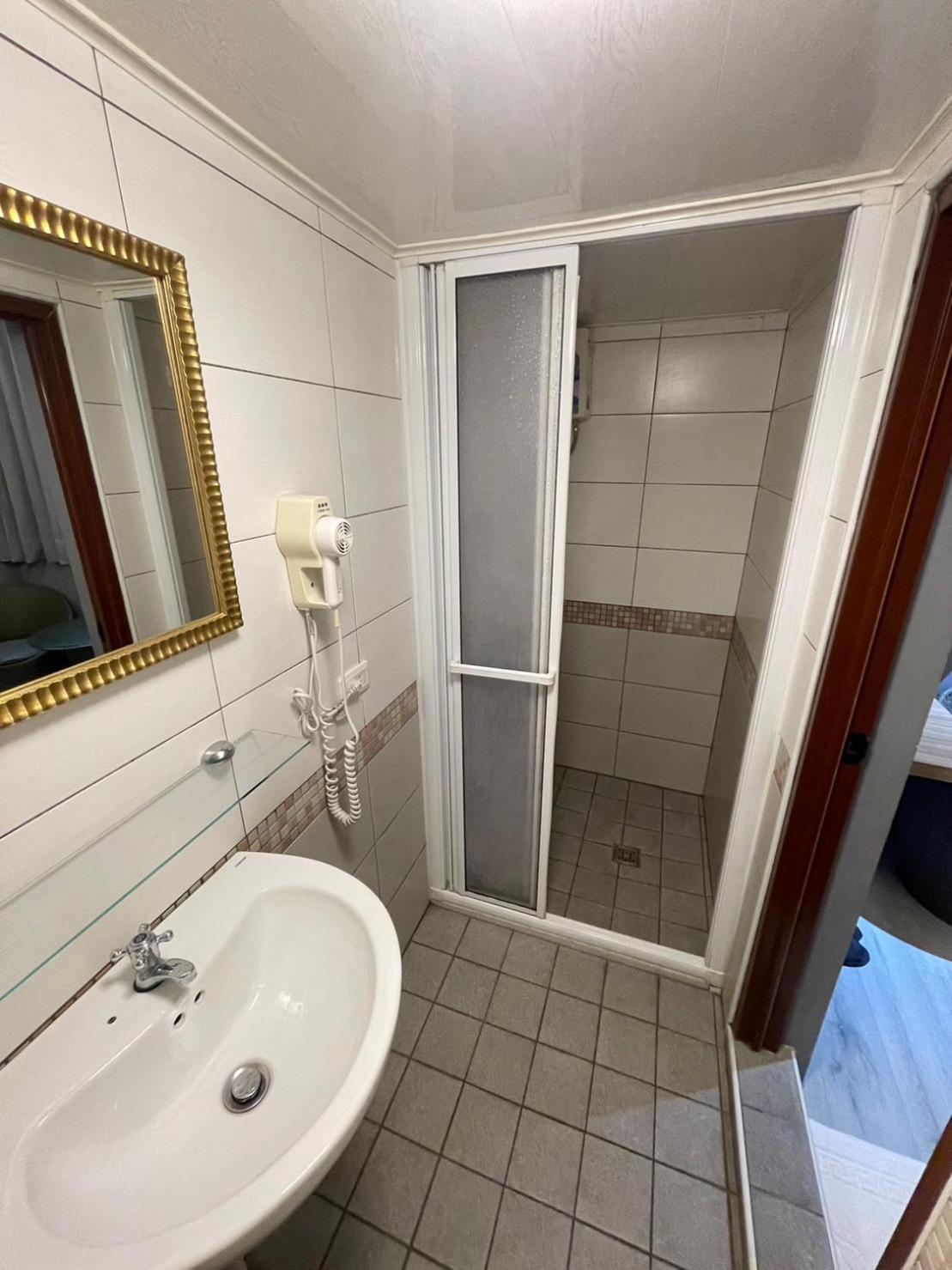 Shuntai Inn Fengshan  Luaran gambar